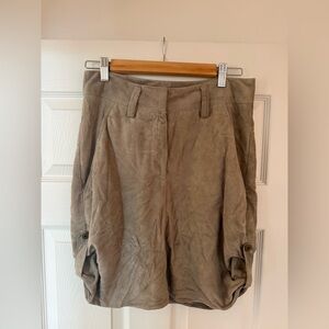knee-length leather cargo skirt // size 4